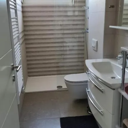 Primorka Oleander 실로