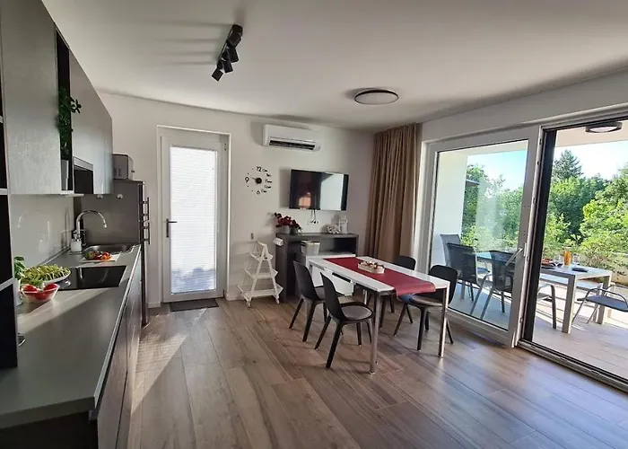 Primorka Oleander 公寓 Šilo