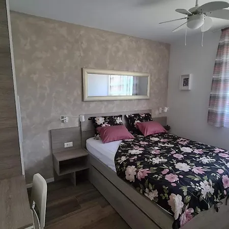 Primorka Oleander Apartment